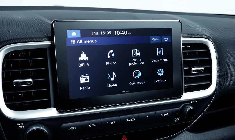 QXI_PE_2022_P_GUIDE_GEN_LHD_FEATURE_8_IN_MULTIMEDIA_DISPLAY